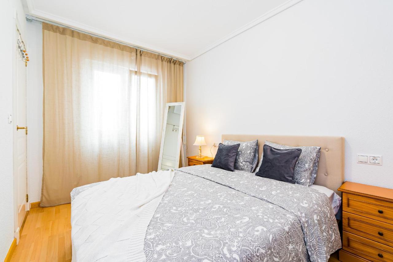 Apartment Natalia Torrevieja Bagian luar foto