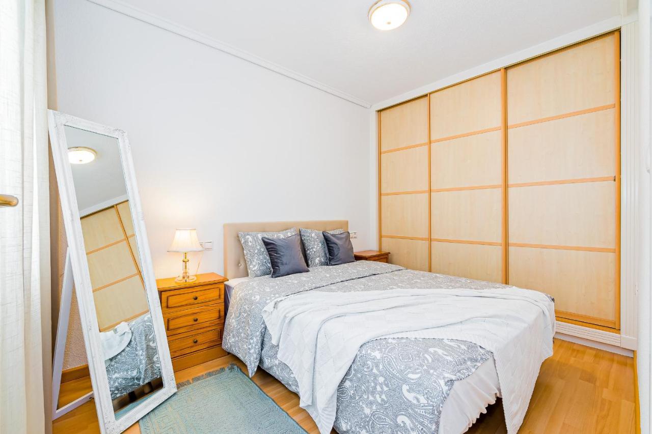 Apartment Natalia Torrevieja Bagian luar foto