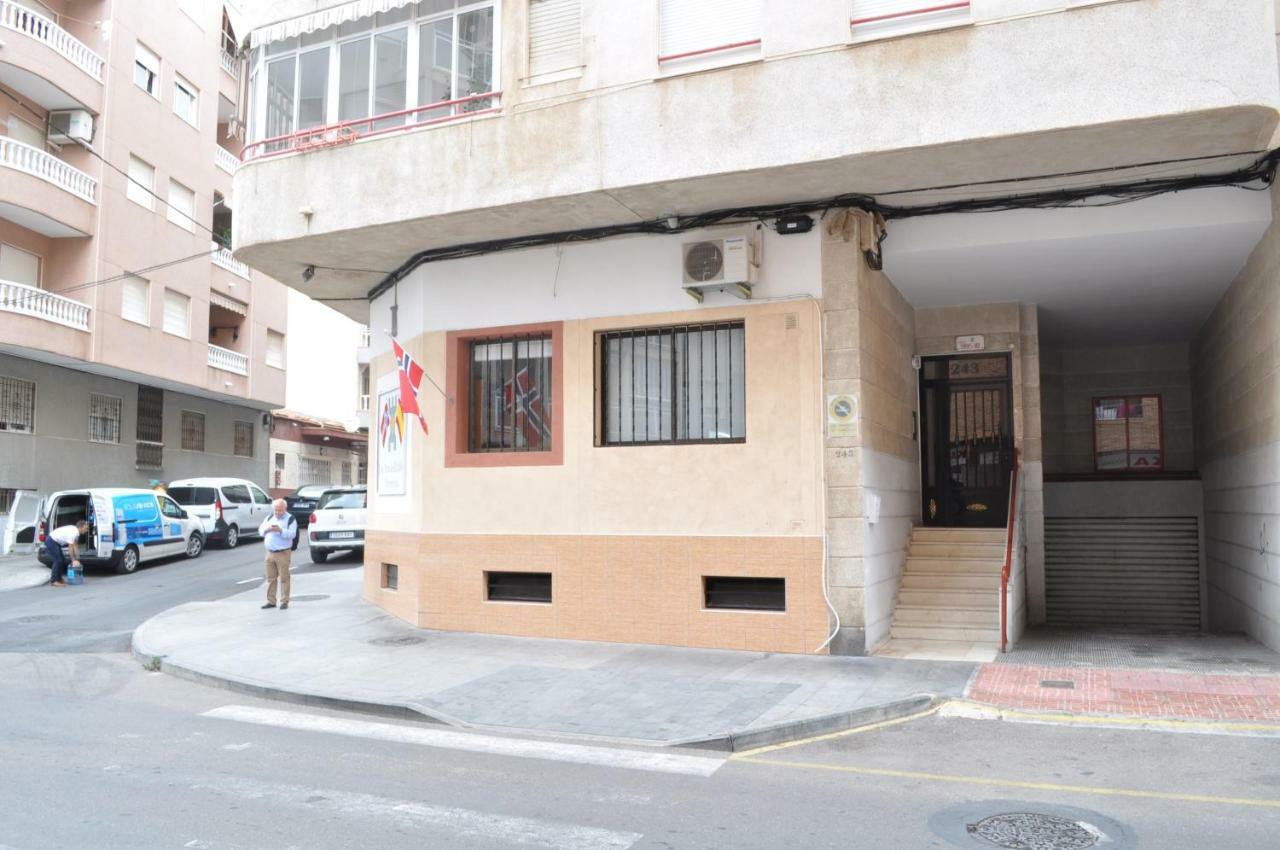 Apartment Natalia Torrevieja Bagian luar foto