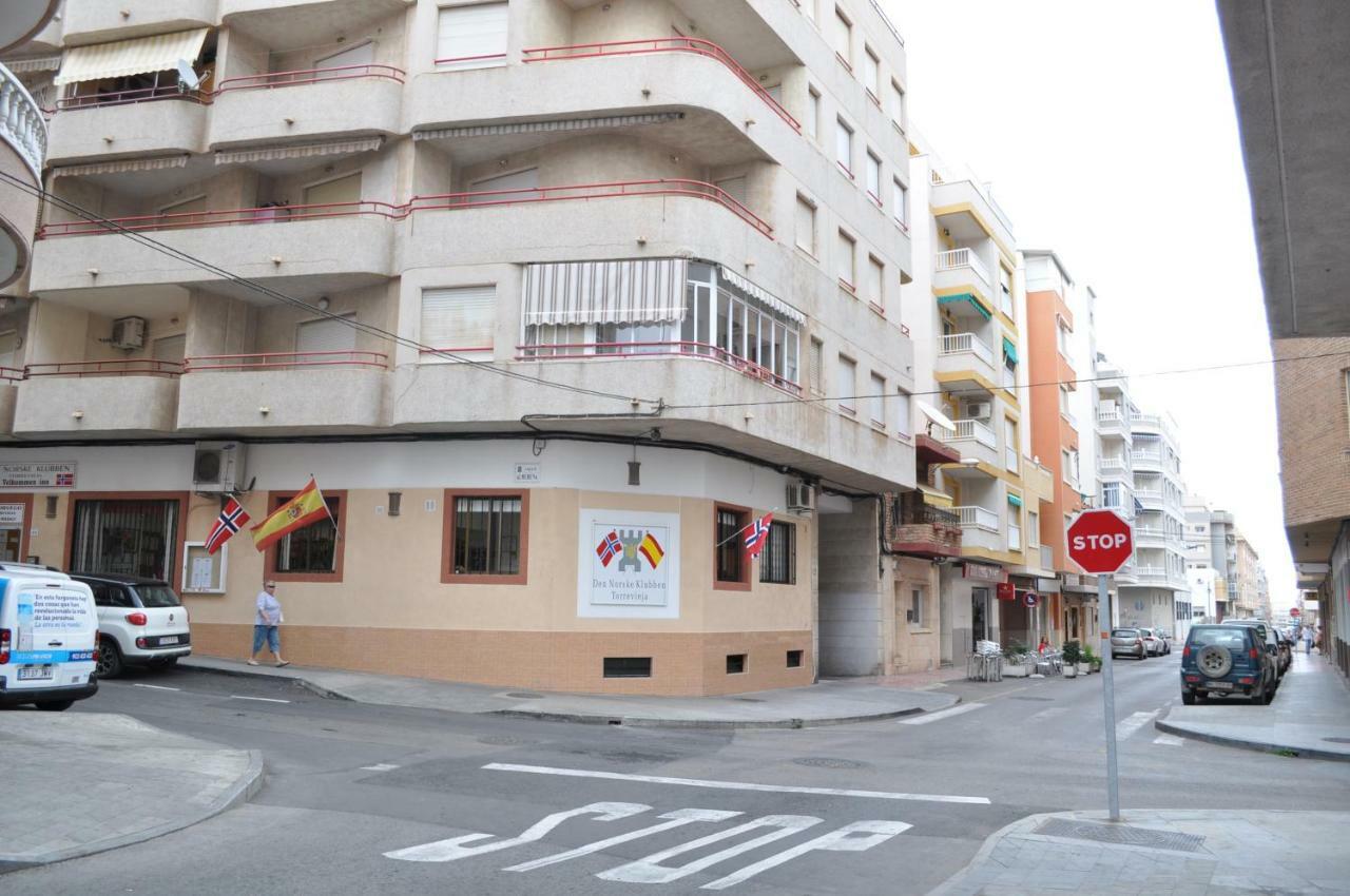 Apartment Natalia Torrevieja Bagian luar foto